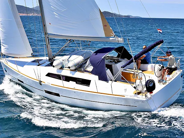 DUFOUR 382 BT