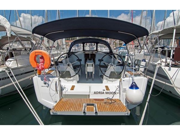 Sun Odyssey 349