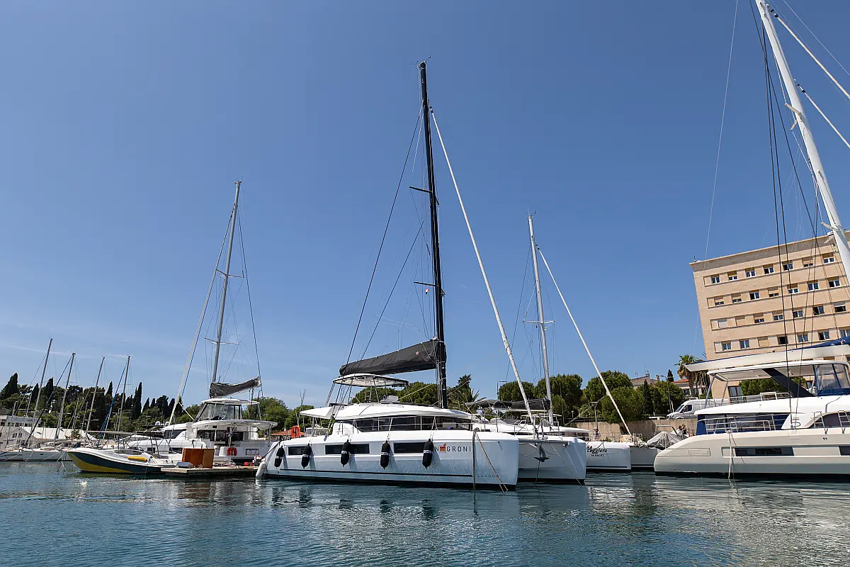 Lagoon 51