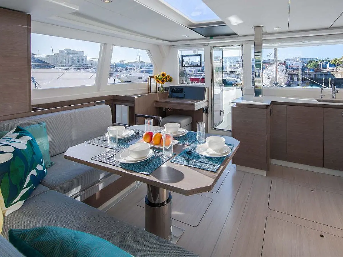 Moorings 4200/3/3 -   - Slika notranjosti