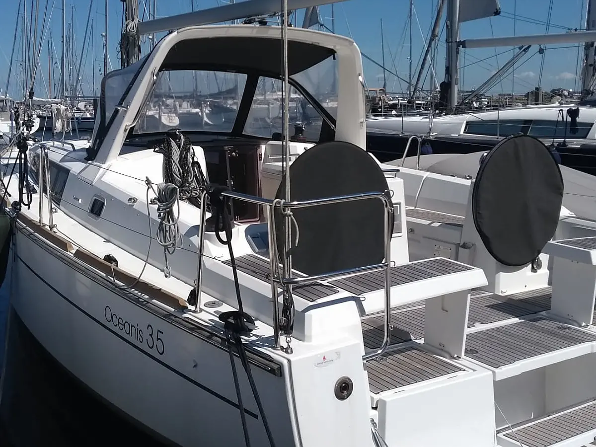 Beneteau Oceanis 35