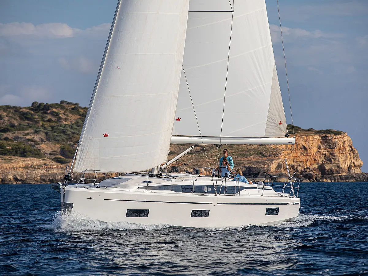 Bavaria C 42