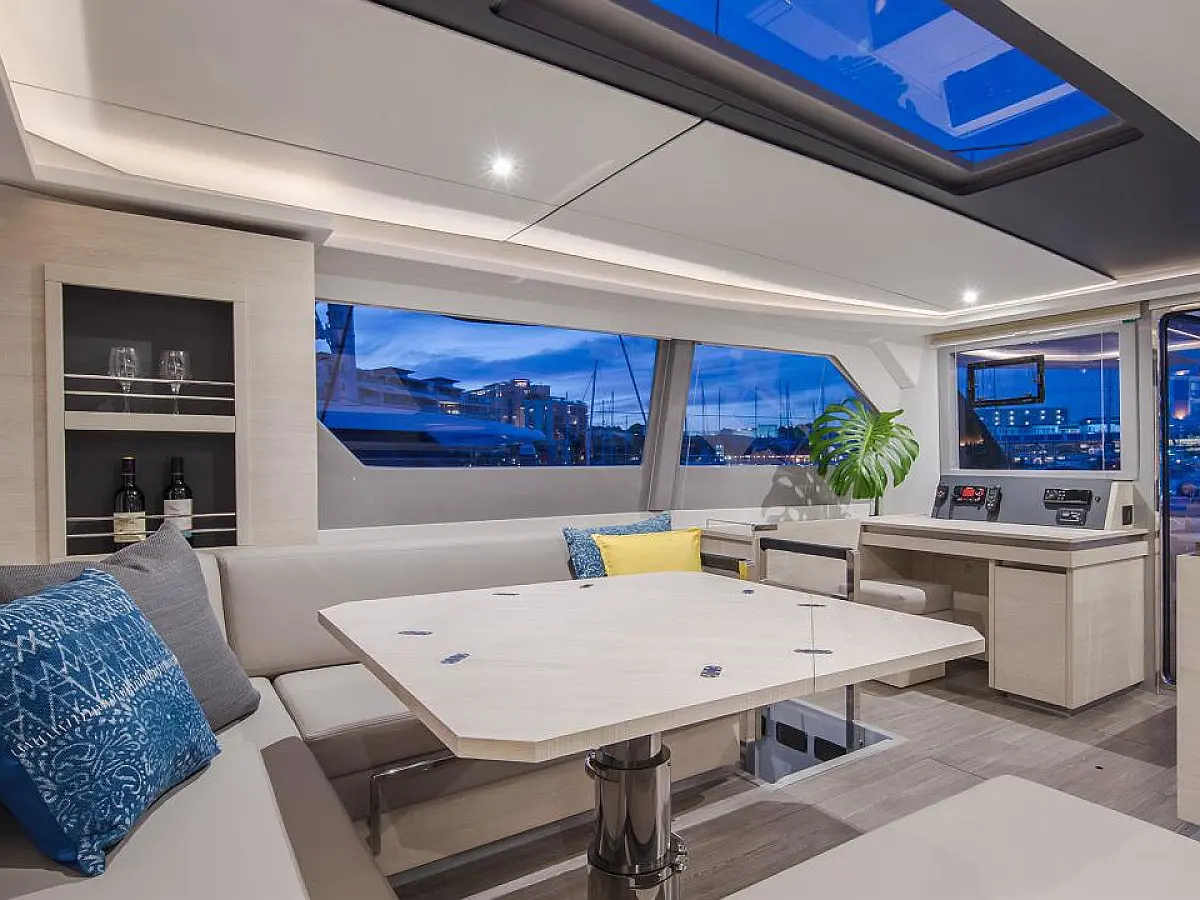 Moorings 5000 -   - Slika notranjosti