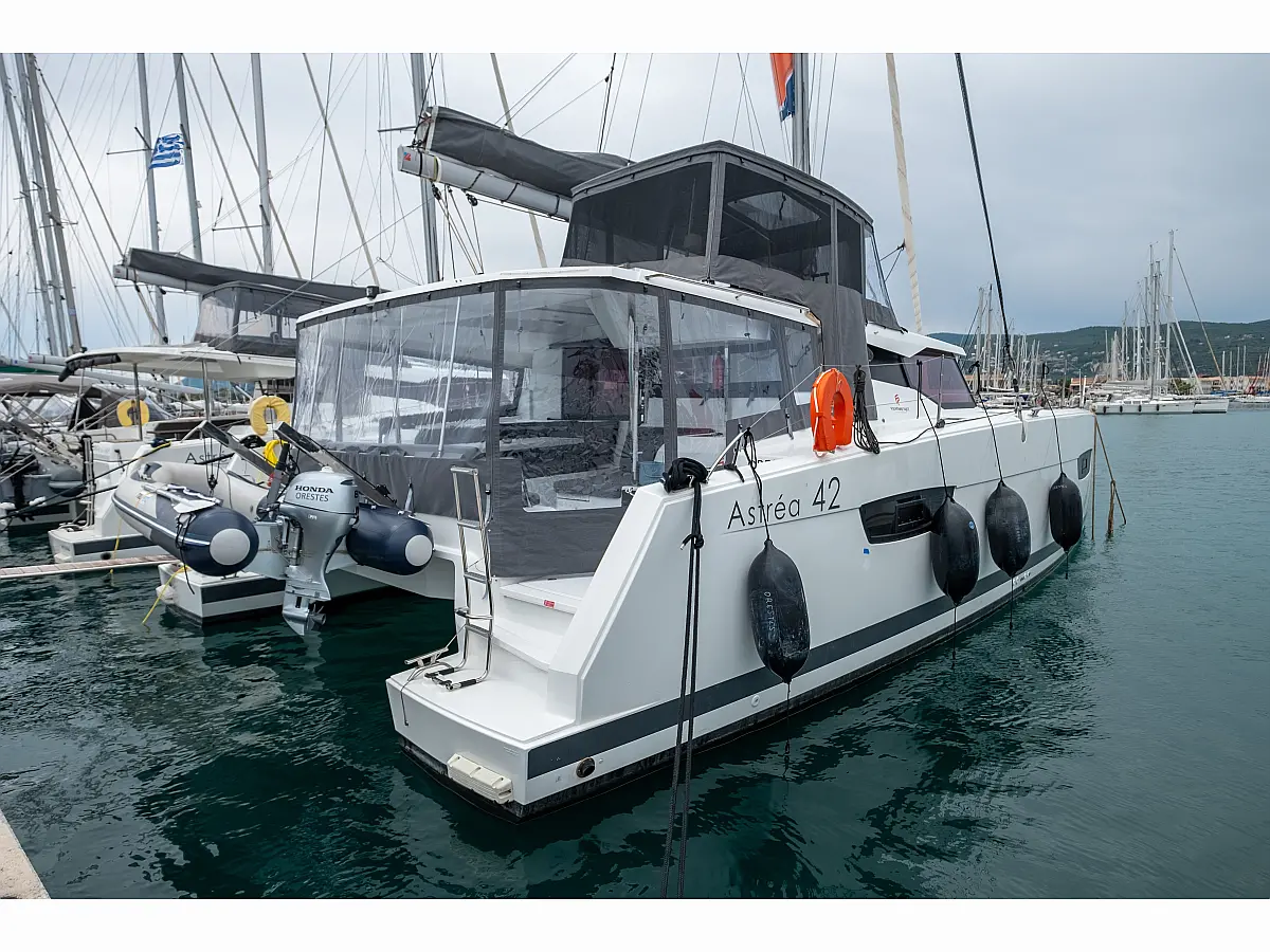 Fountaine Pajot Astréa 42
