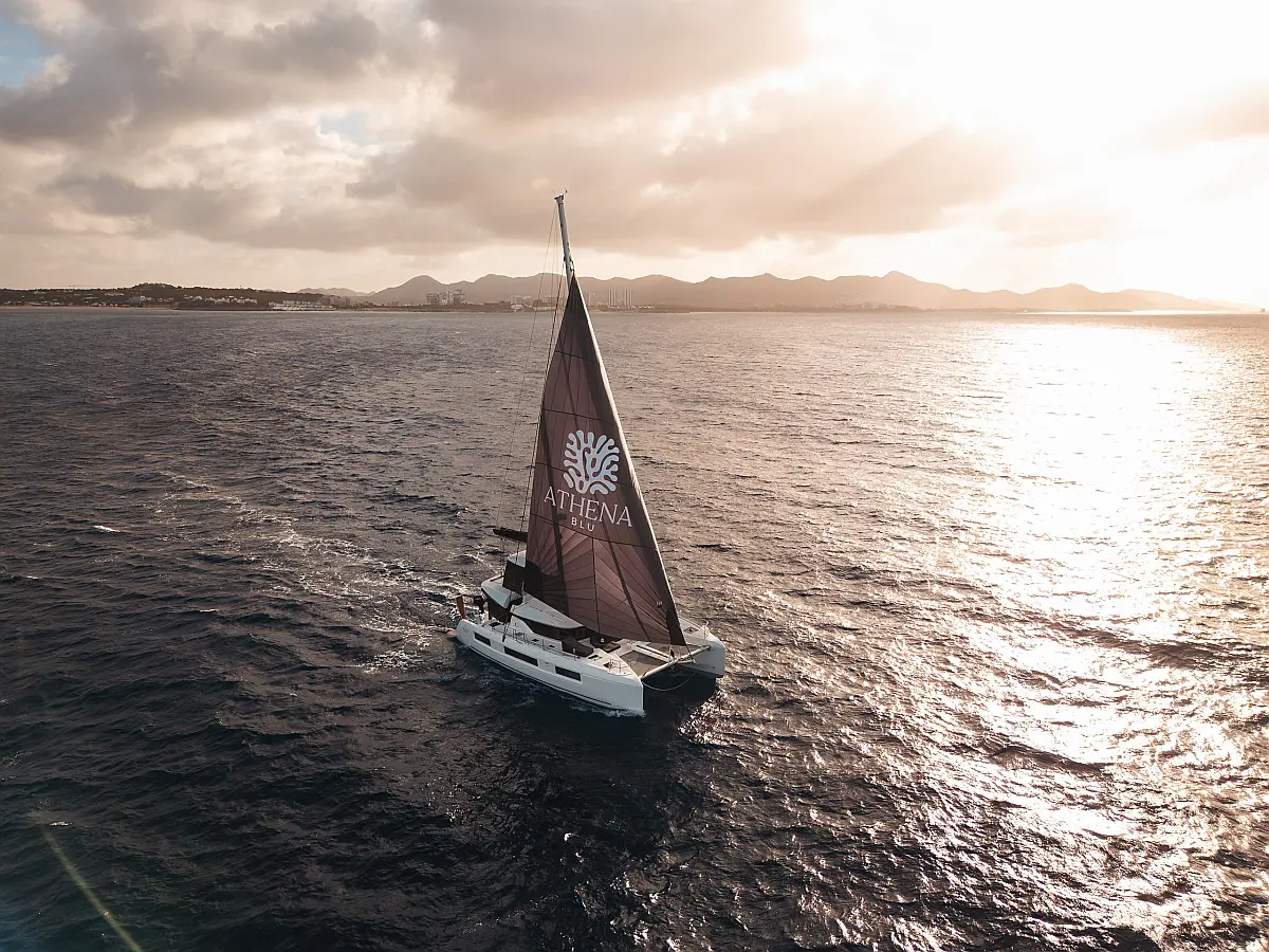 Lagoon 51