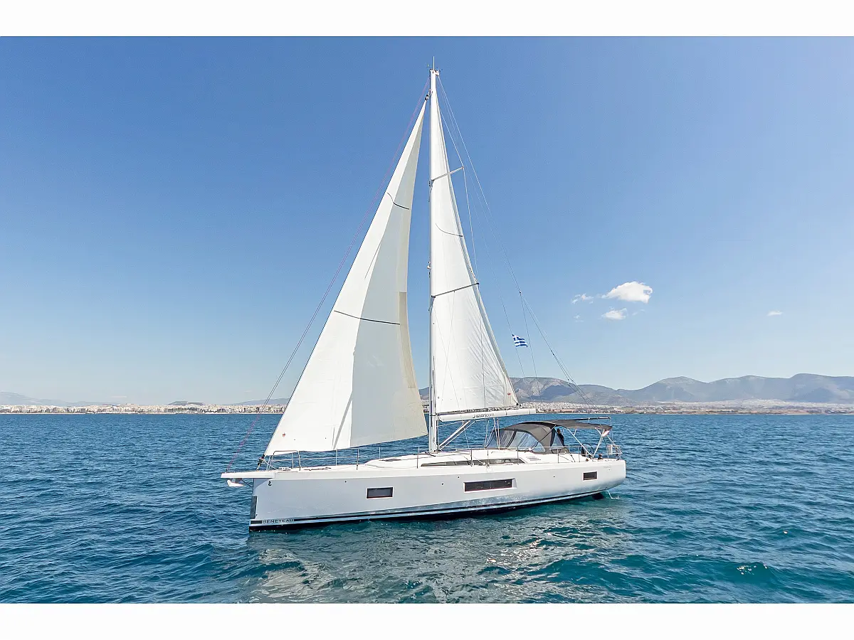 Oceanis 51.1 (5+1 cab) A/C & GEN