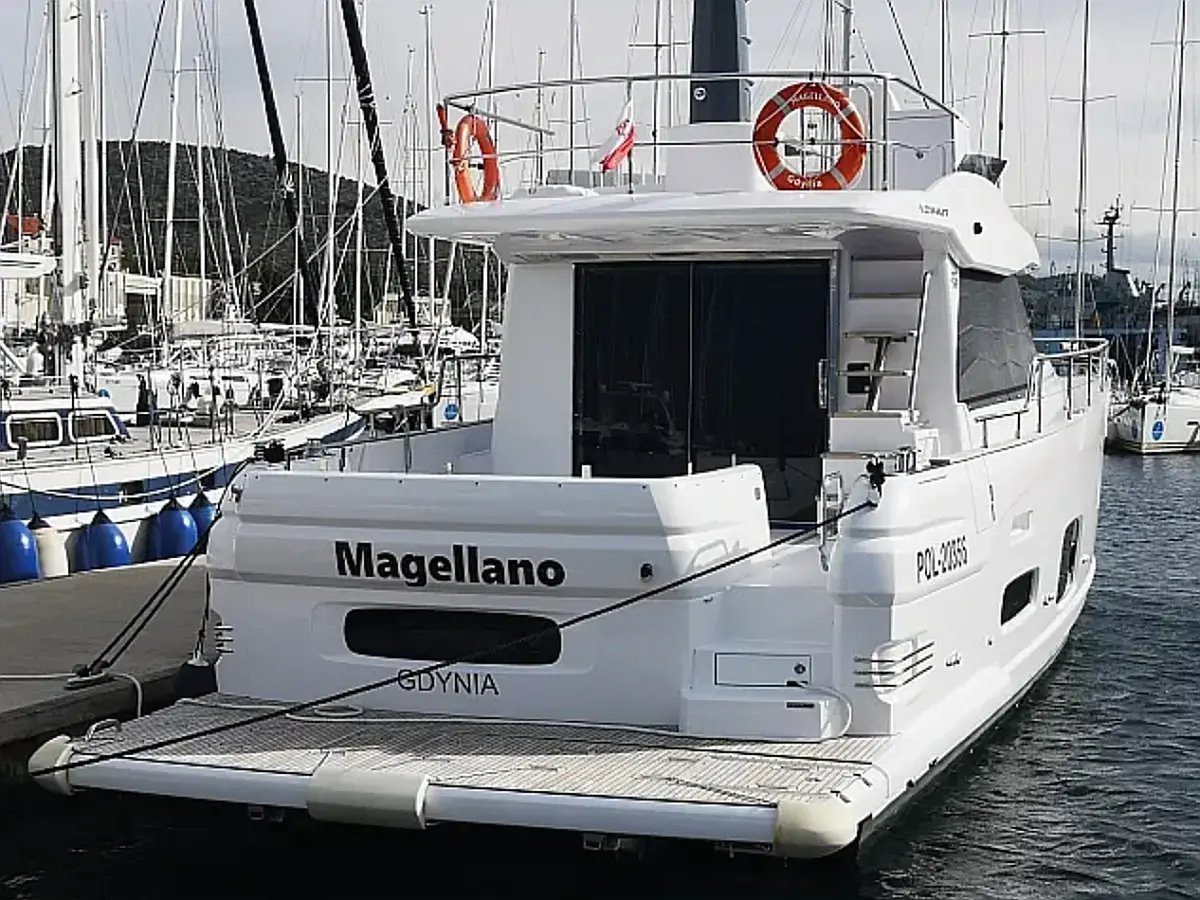 Azimut Magellano 53