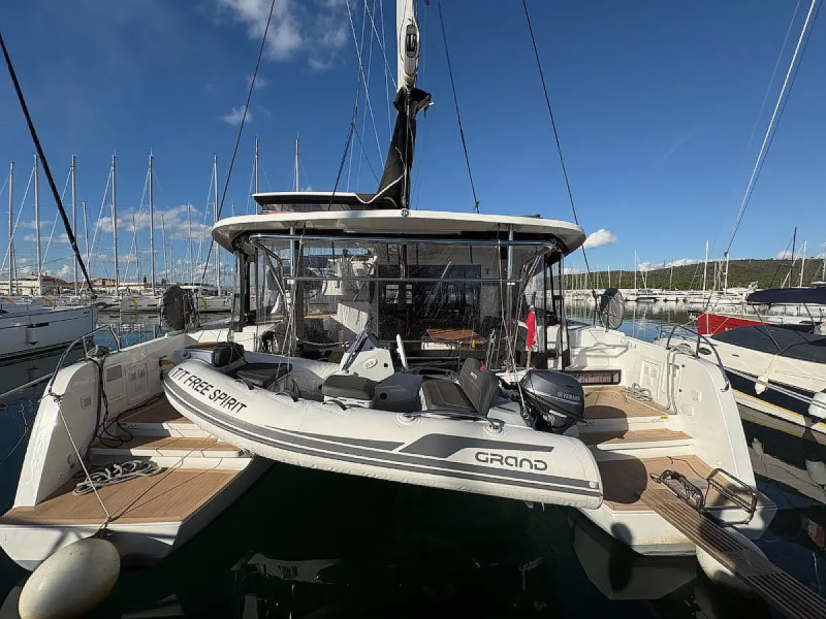 Lagoon 42
