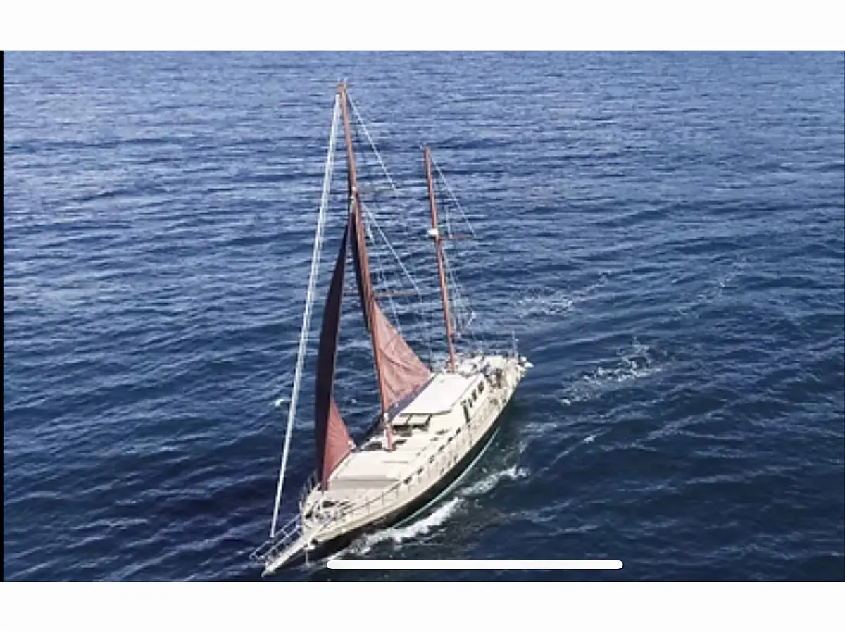 Sailing Yacht 70