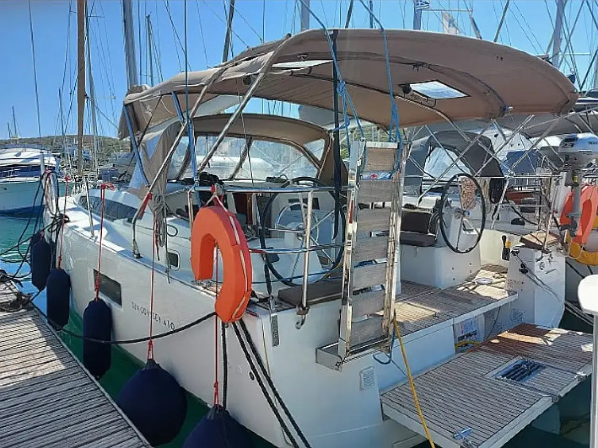 Sun Odyssey 410 (3 cab.)