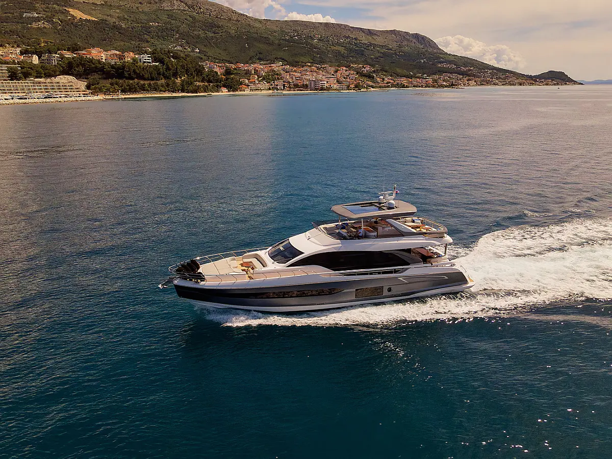 Azimut 78 Fly