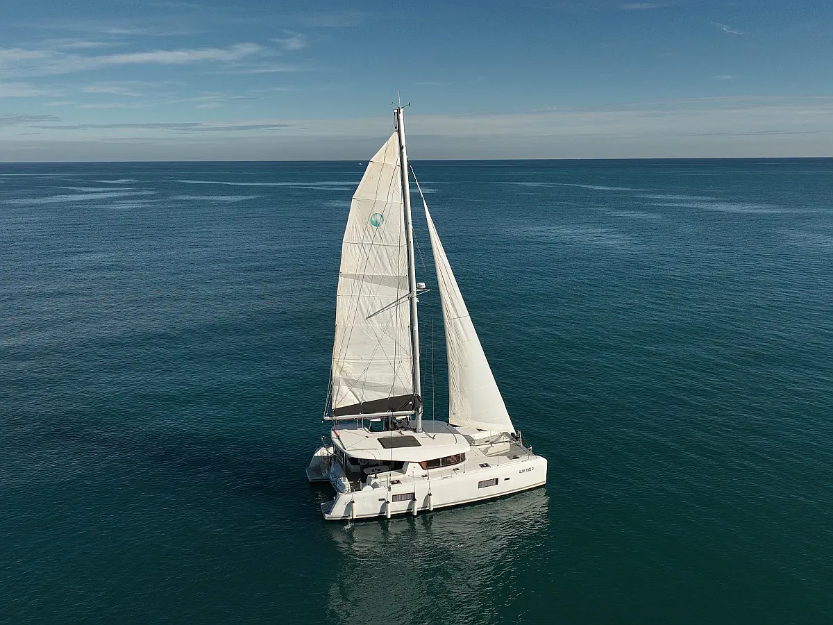 Lagoon 42