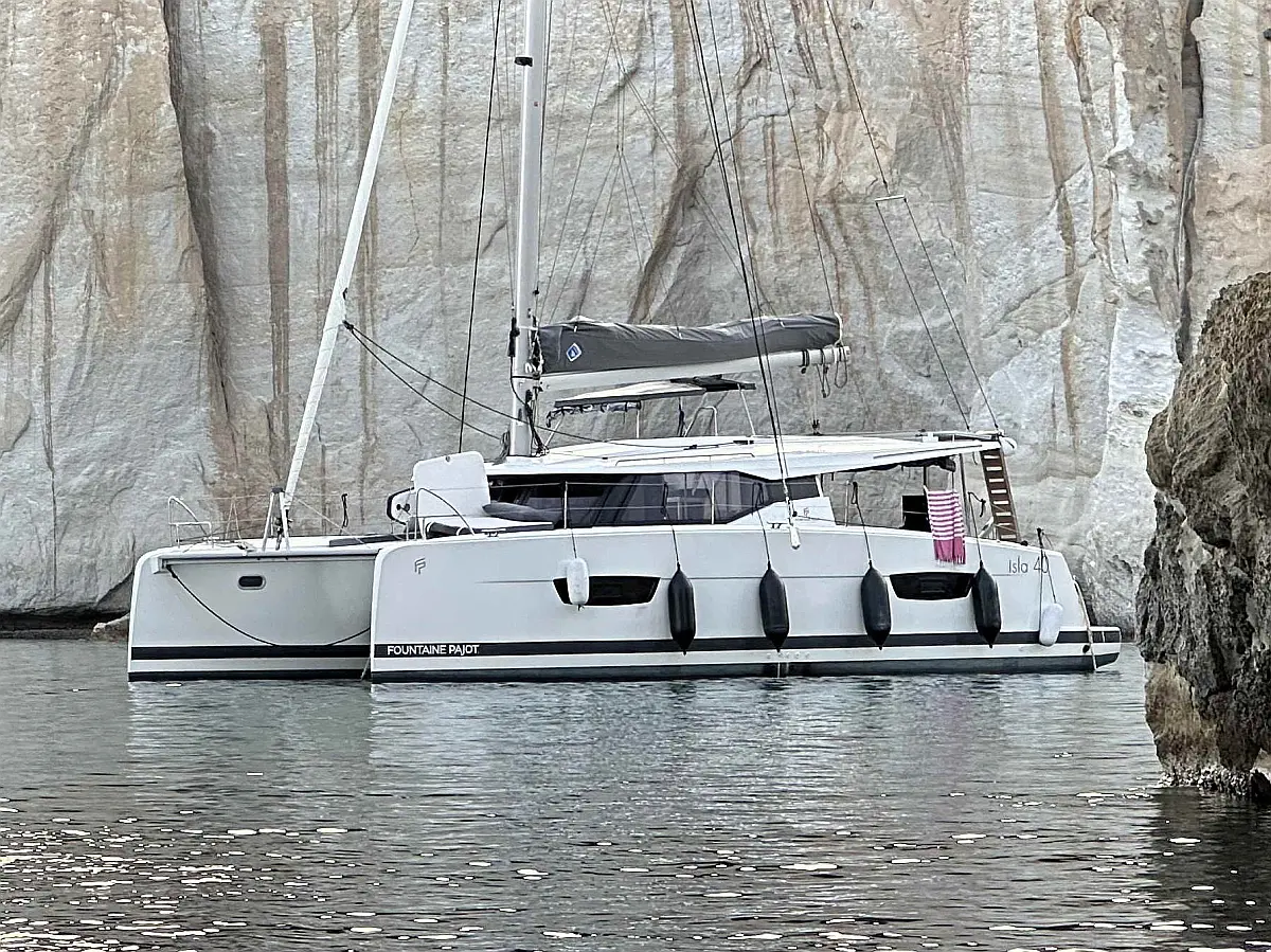 Isla 40 (5 cab.)