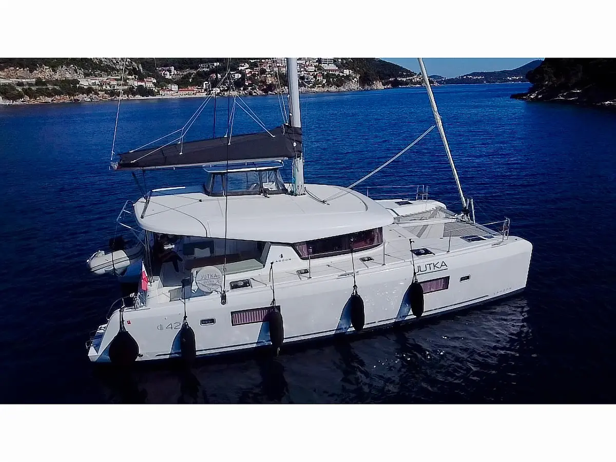 Lagoon 42