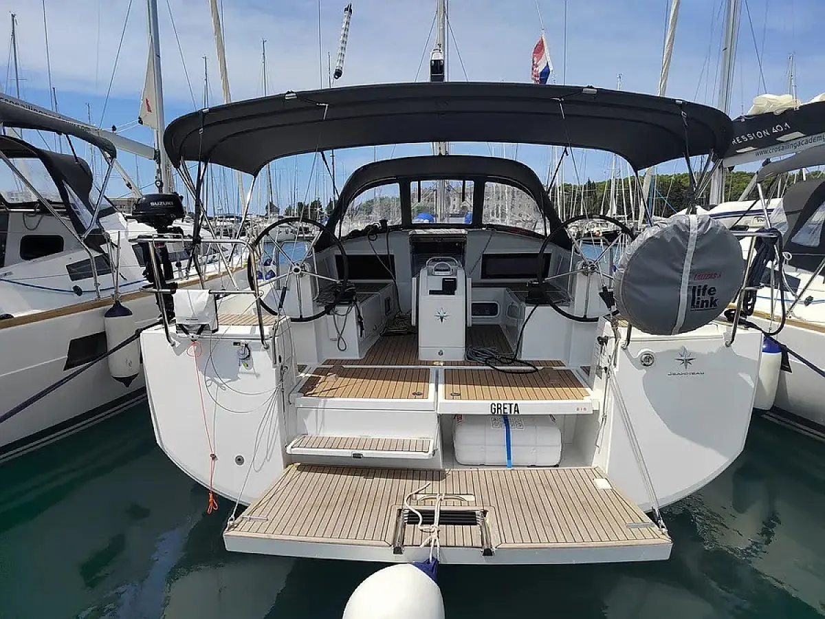 Sun Odyssey 440