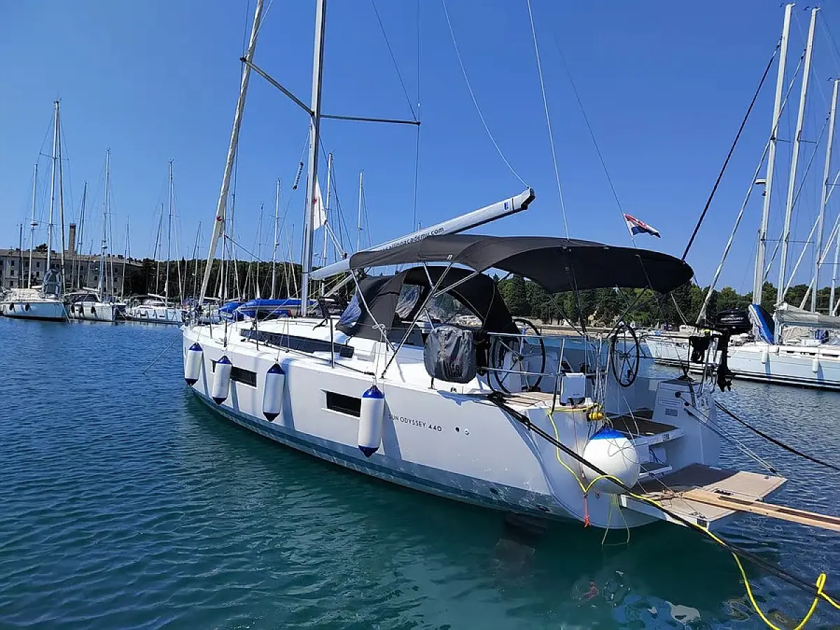 Sun Odyssey 440
